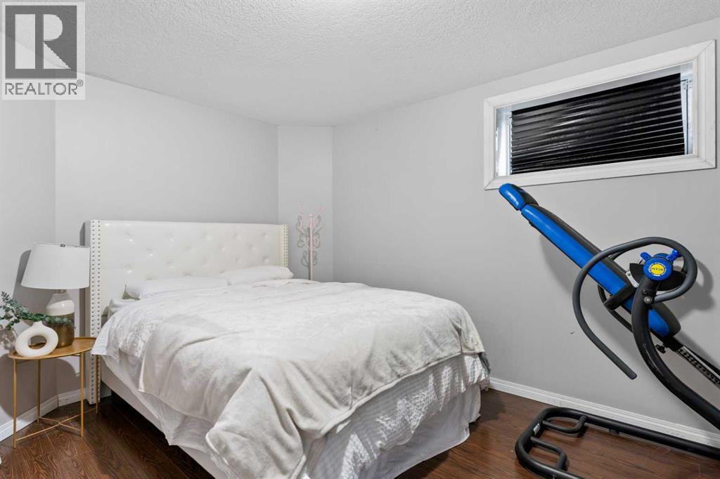 Single Family House for Sale in  Sierra Nevada Green SW Signal Hill Calgary 