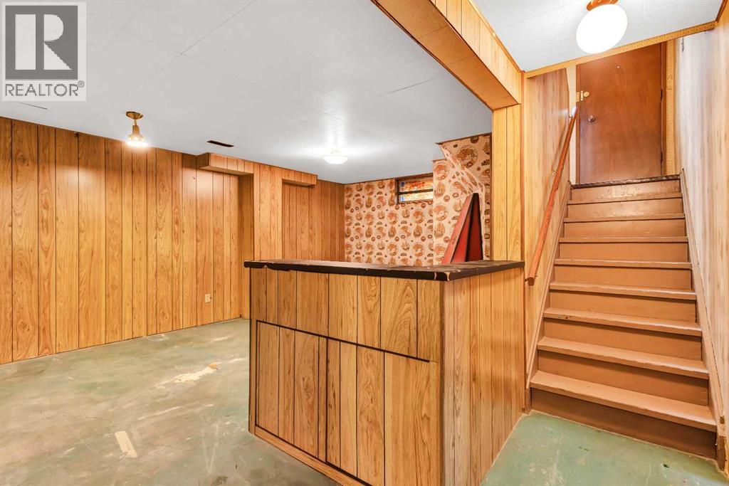 Single Family House Bungalow for Sale in  Hunterfield Road NW Huntington Hills Calgary 