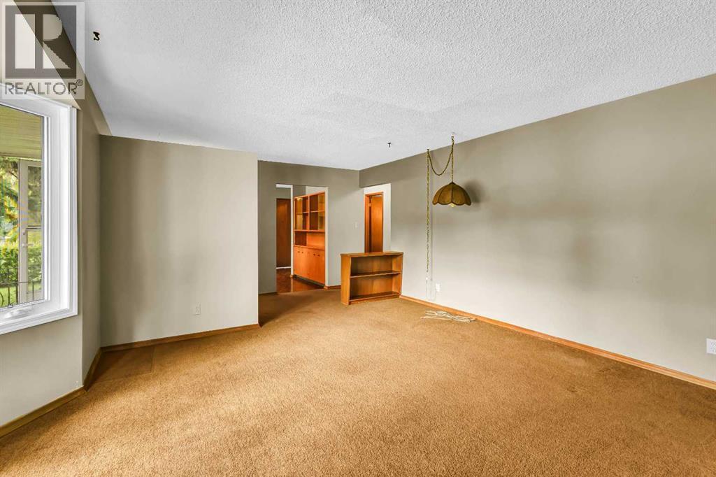 Single Family House Bungalow for Sale in  Hunterfield Road NW Huntington Hills Calgary 