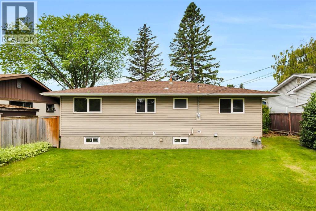 Single Family House Bungalow for Sale in  Hunterfield Road NW Huntington Hills Calgary 