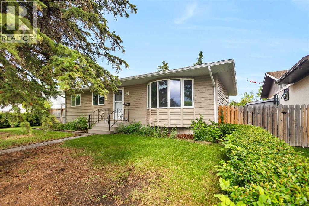 Single Family House Bungalow for Sale in  Hunterfield Road NW Huntington Hills Calgary 