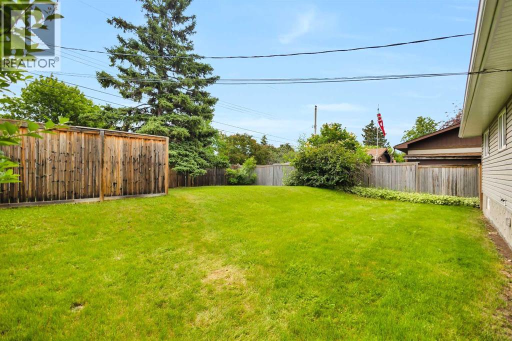 Single Family House Bungalow for Sale in  Hunterfield Road NW Huntington Hills Calgary 