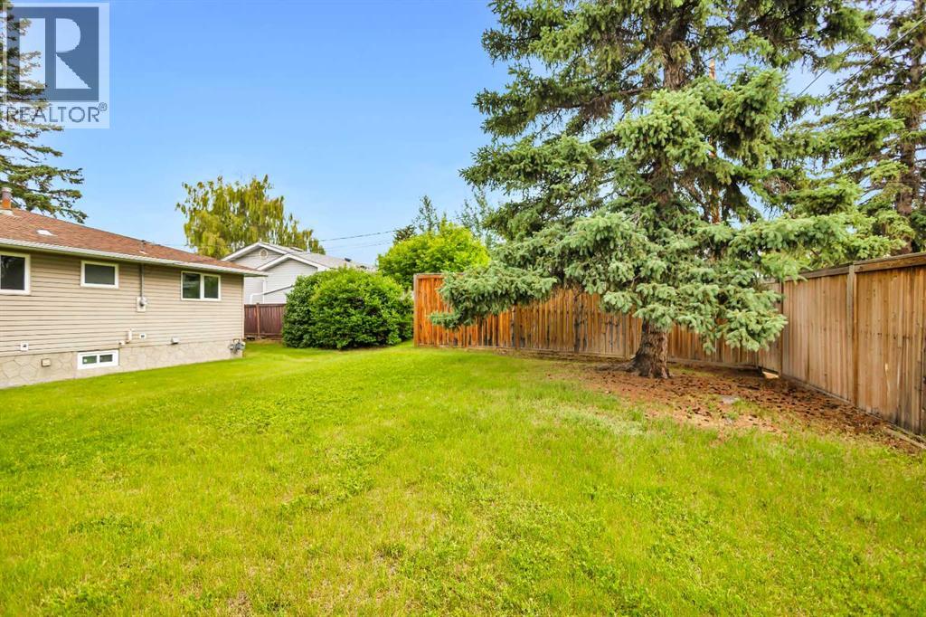 Single Family House Bungalow for Sale in  Hunterfield Road NW Huntington Hills Calgary 