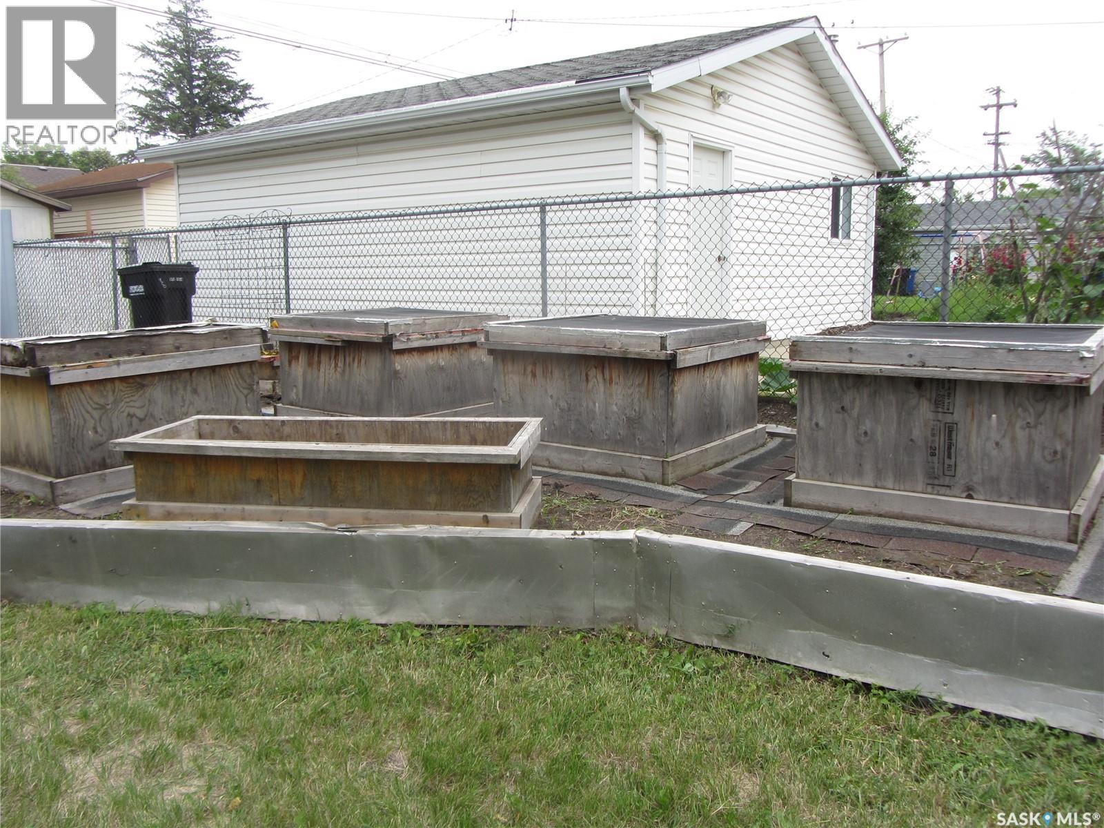 Photo 26 of 916 Weldon Avenue S, Saskatoon SK