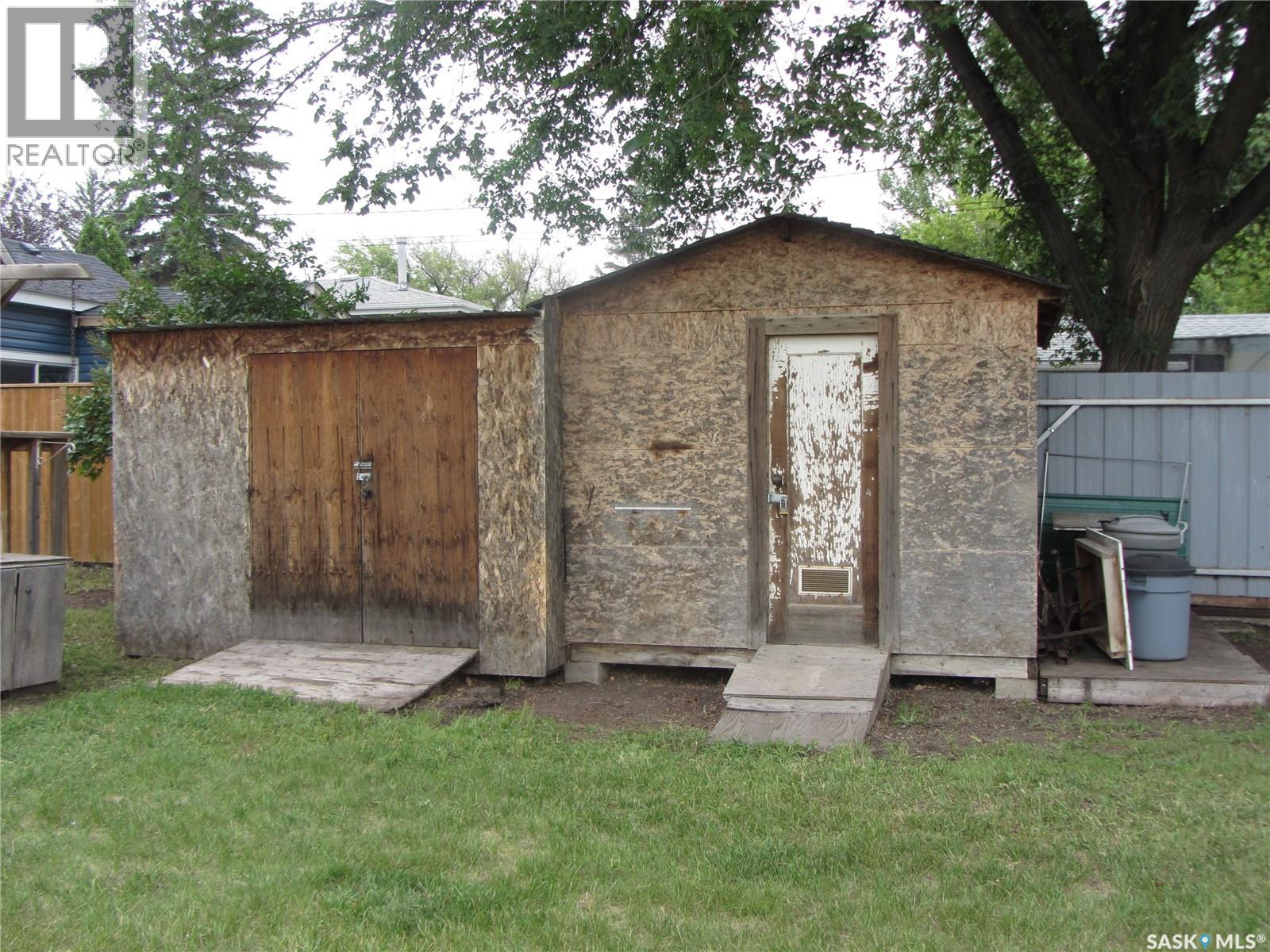 Photo 28 of 916 Weldon Avenue S, Saskatoon SK