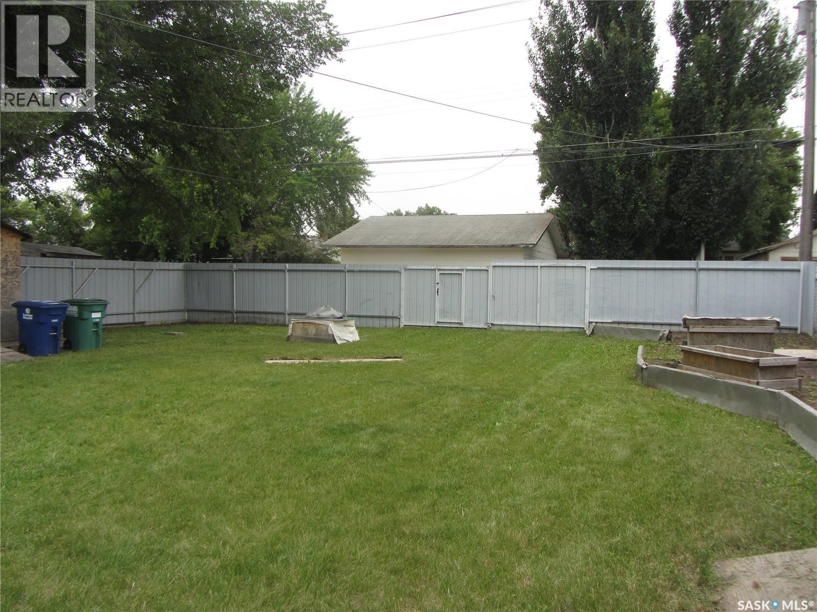 Photo 30 of 916 Weldon Avenue S, Saskatoon SK