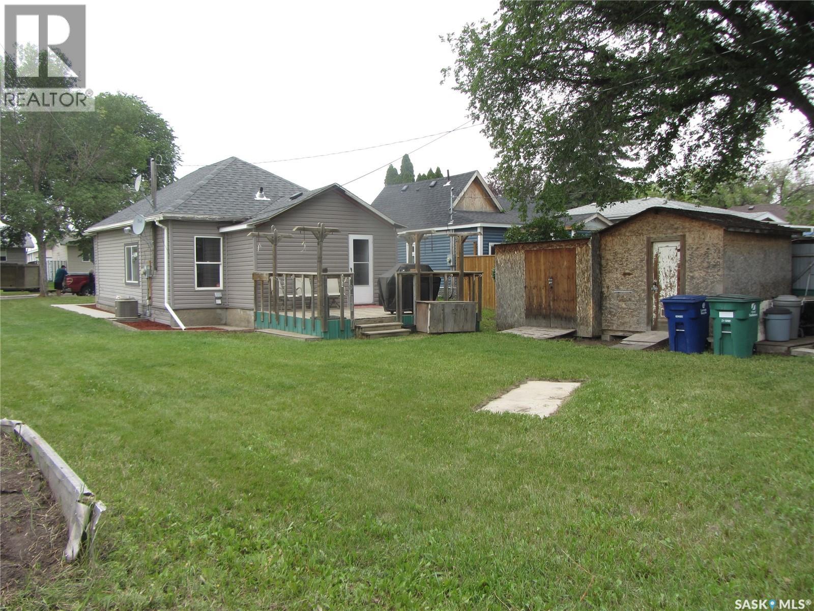 Photo 31 of 916 Weldon Avenue S, Saskatoon SK