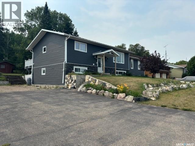 Photo 11 of 864 Mcneil Crescent, Sturgis SK