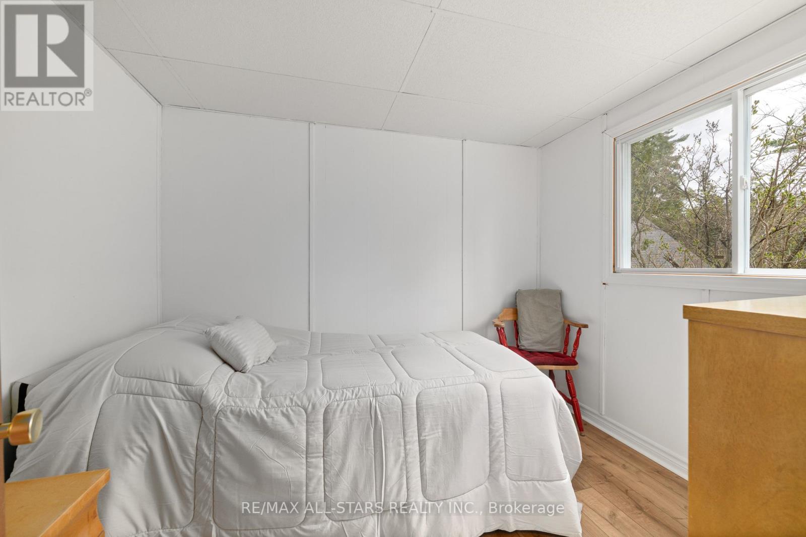 Photo 11 of 149 Lakeside Drive, Kawartha Lakes ON