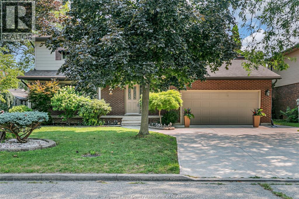 Photo 2 of 2470 Glenwood Avenue, Windsor ON