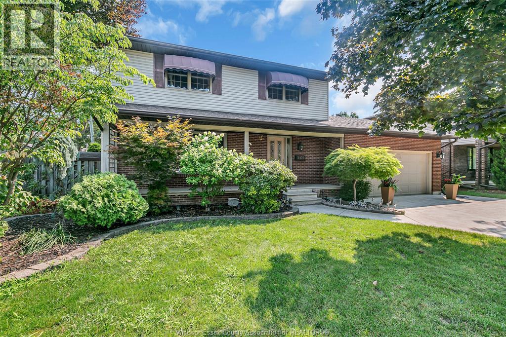 Photo 3 of 2470 Glenwood Avenue, Windsor ON