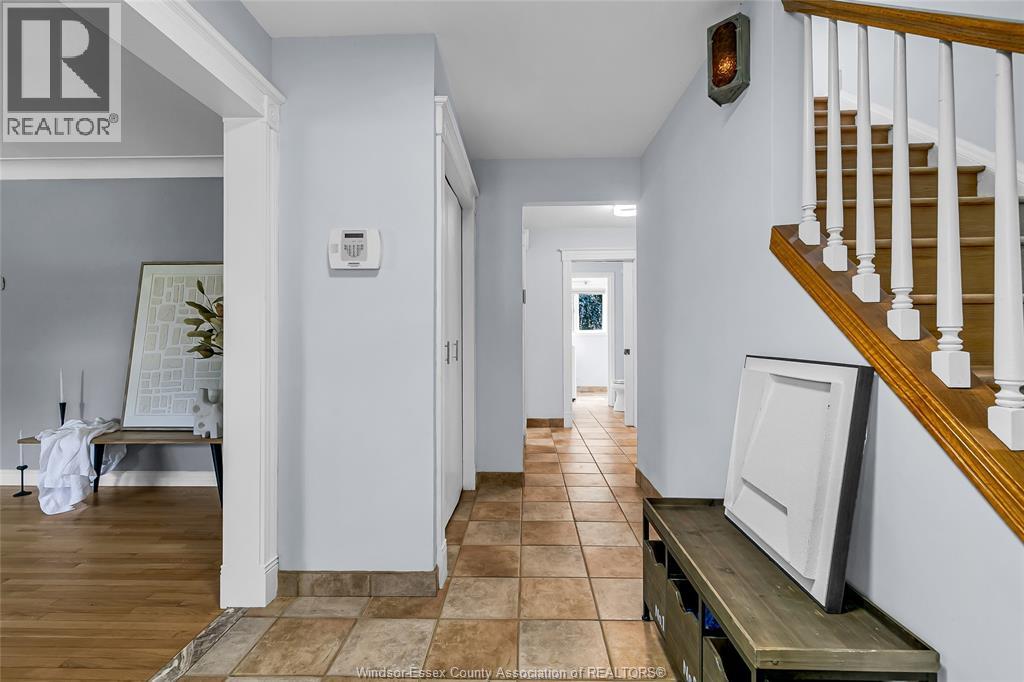 Photo 4 of 2470 Glenwood Avenue, Windsor ON