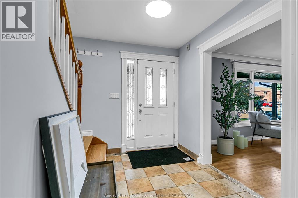 Photo 5 of 2470 Glenwood Avenue, Windsor ON
