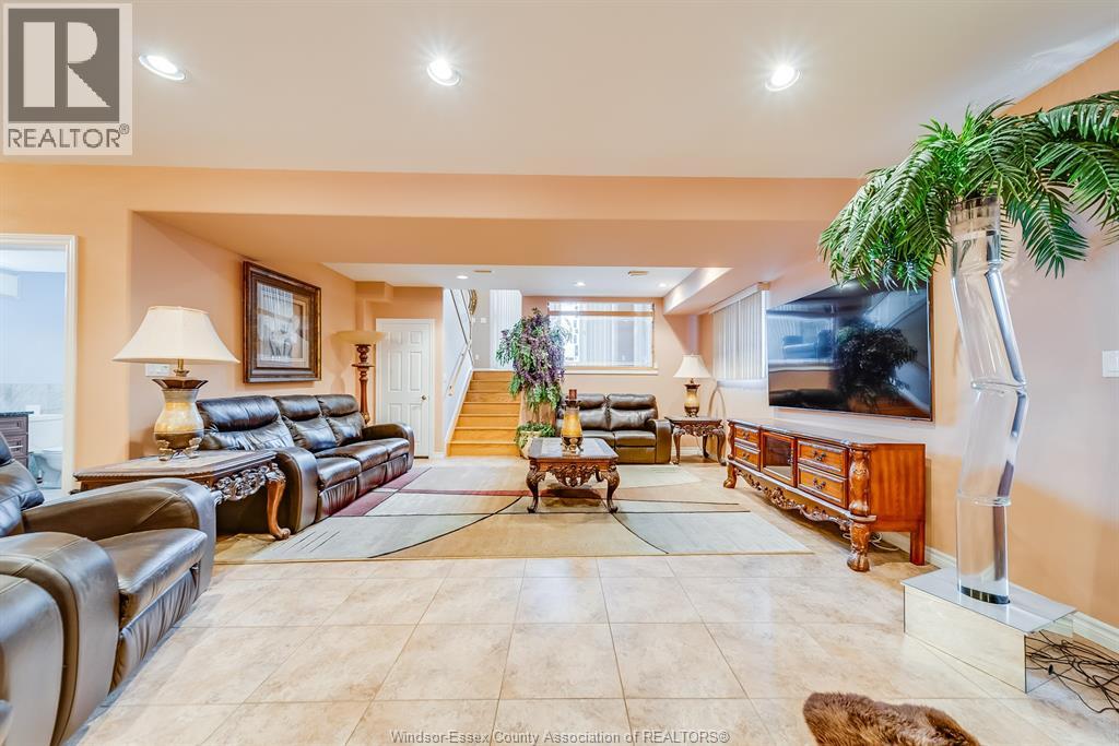 Photo 35 of 762 Newport Crescent, Windsor ON