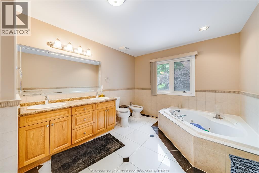 Photo 17 of 762 Newport Crescent, Windsor ON