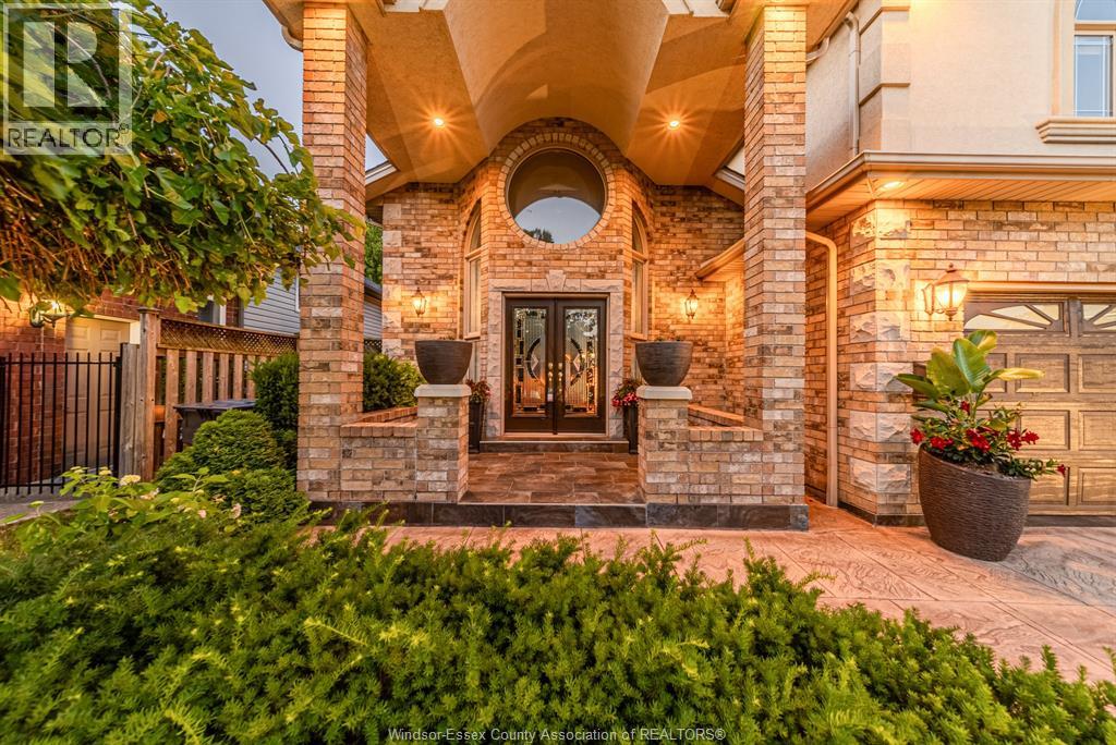 Photo 4 of 762 Newport Crescent, Windsor ON