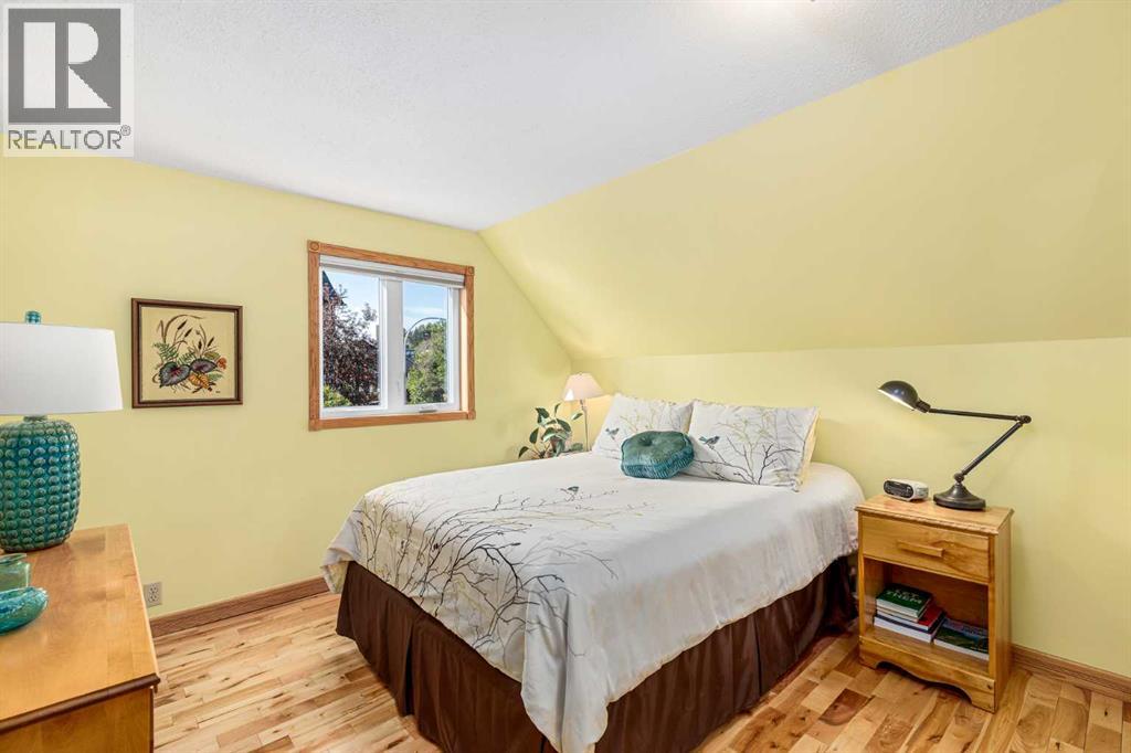 Single Family House for Sale in   Avenue NW Sunnyside Calgary 