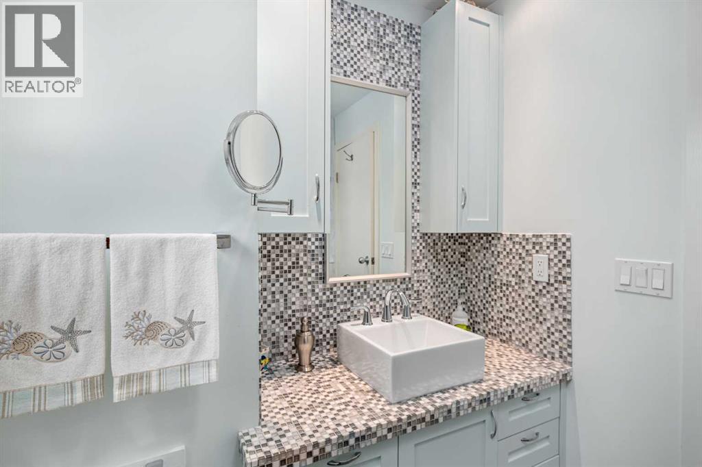 Single Family House for Sale in   Avenue NW Sunnyside Calgary 