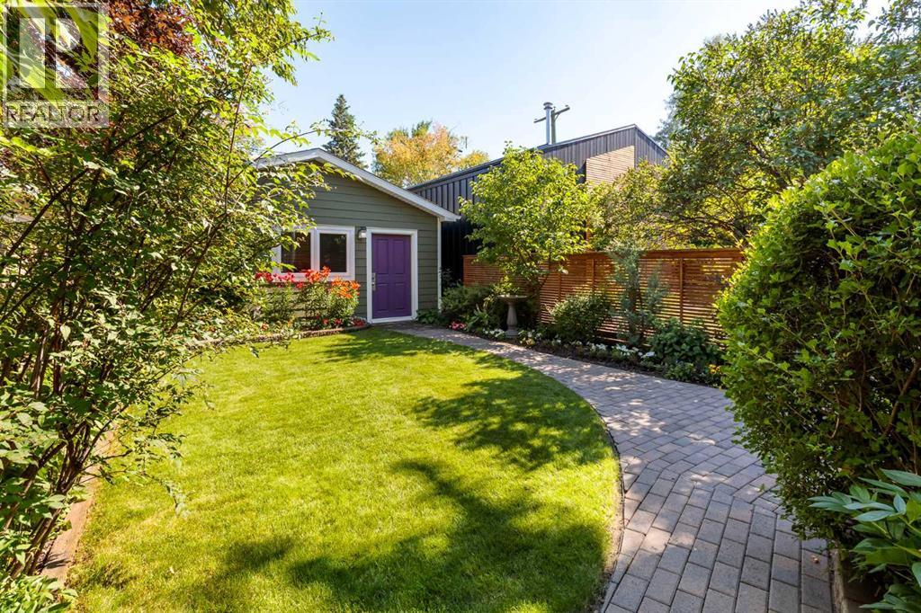 Single Family House for Sale in   Avenue NW Sunnyside Calgary 
