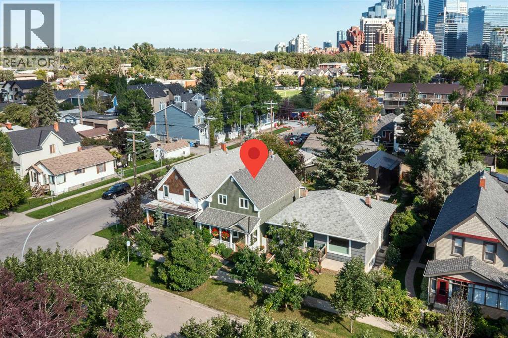 Single Family House for Sale in   Avenue NW Sunnyside Calgary 