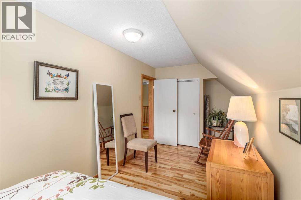 Single Family House for Sale in   Avenue NW Sunnyside Calgary 