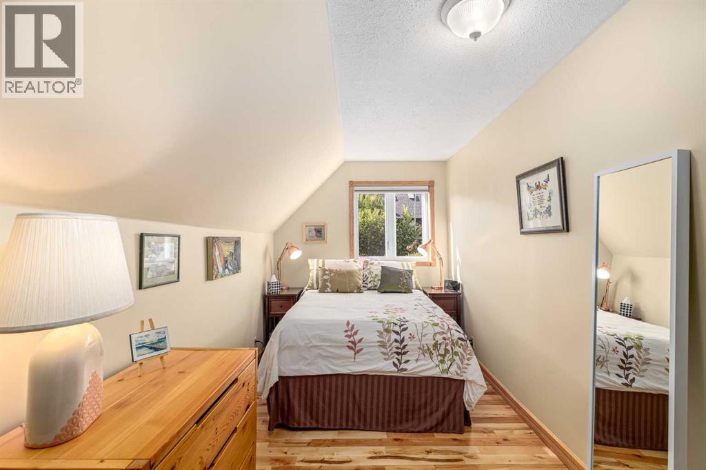 Single Family House for Sale in   Avenue NW Sunnyside Calgary 