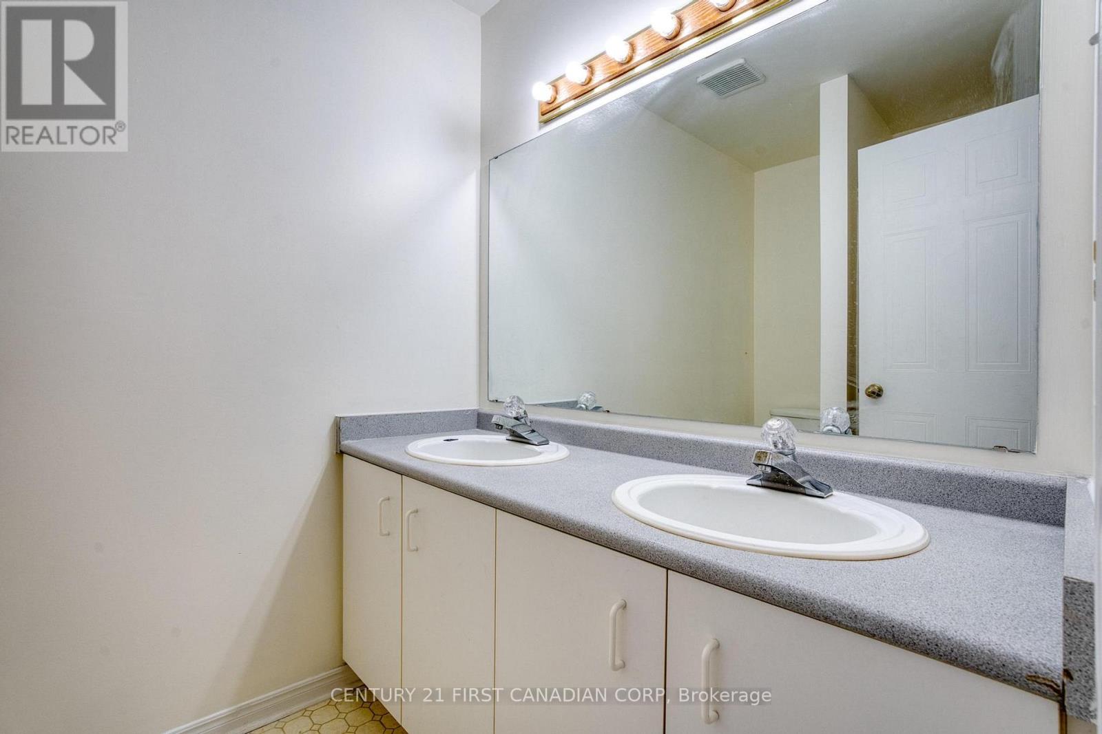 Photo 15 of 89 9 Ailsa Place, London South ON
