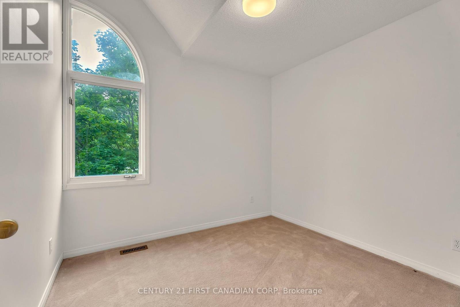 Photo 10 of 89 9 Ailsa Place, London South ON