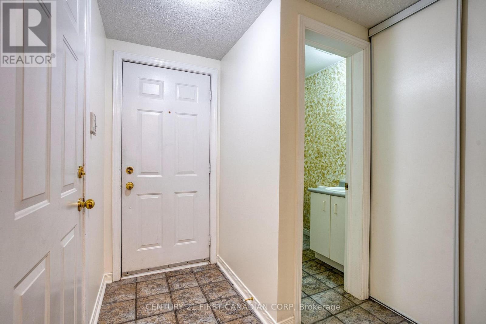 Photo 32 of 89 9 Ailsa Place, London South ON