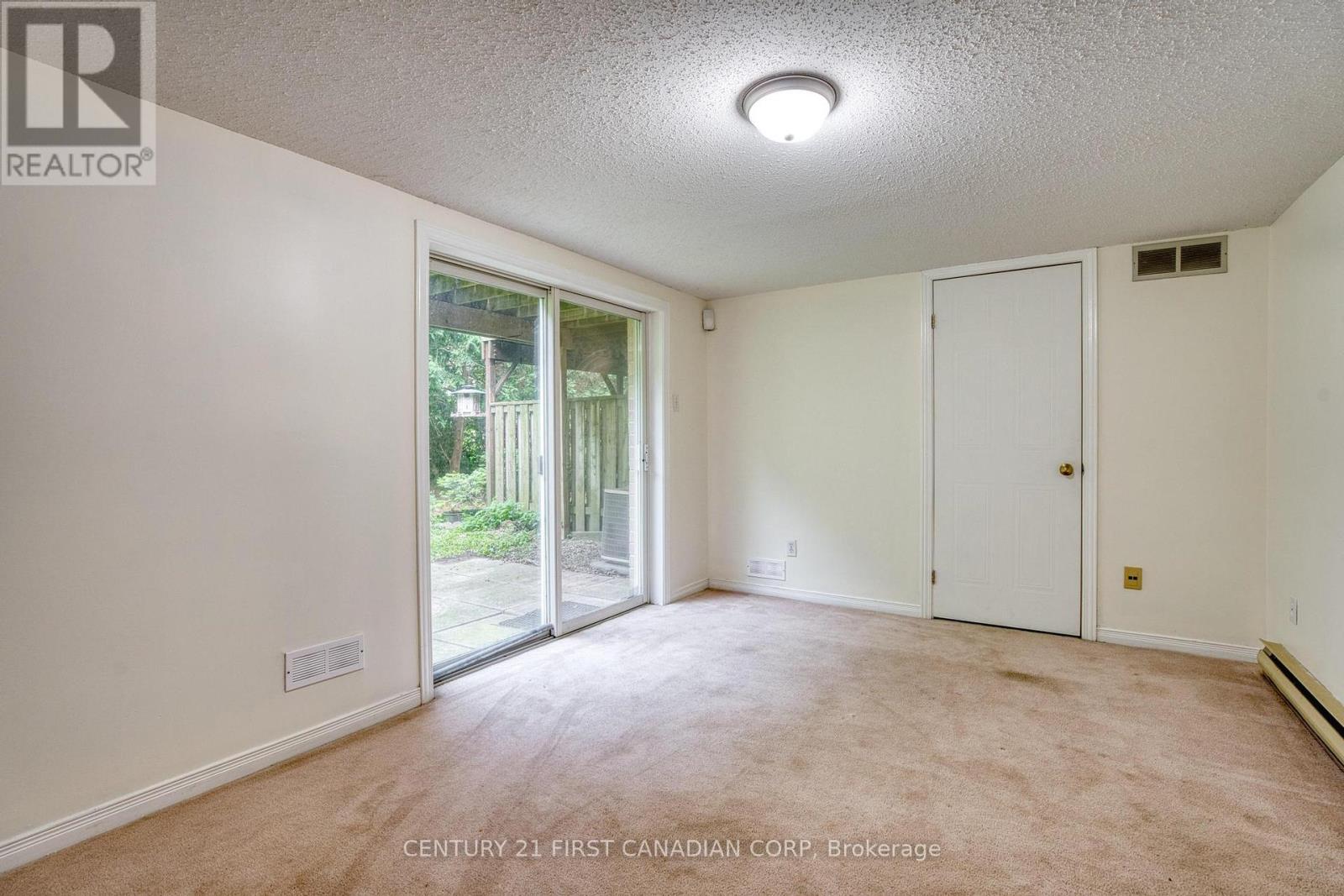 Photo 13 of 89 9 Ailsa Place, London South ON