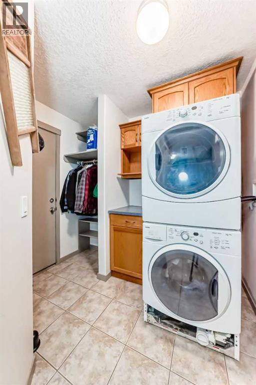 Single Family House for Sale in  New Brighton Manor SE New Brighton Calgary 
