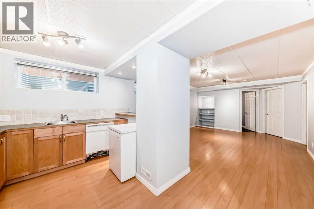 Single Family House for Sale in  New Brighton Manor SE New Brighton Calgary 
