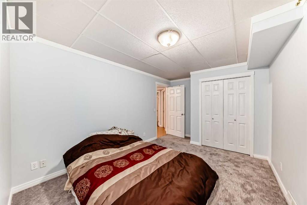 Single Family House for Sale in  New Brighton Manor SE New Brighton Calgary 