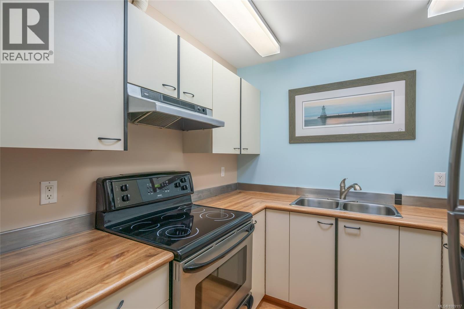 Photo 11 of 42 120 Finholm St N, Parksville BC