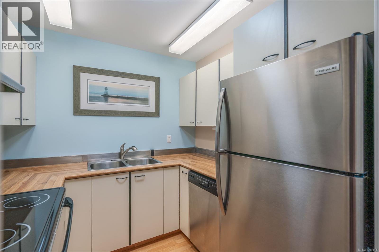 Photo 18 of 42 120 Finholm St N, Parksville BC