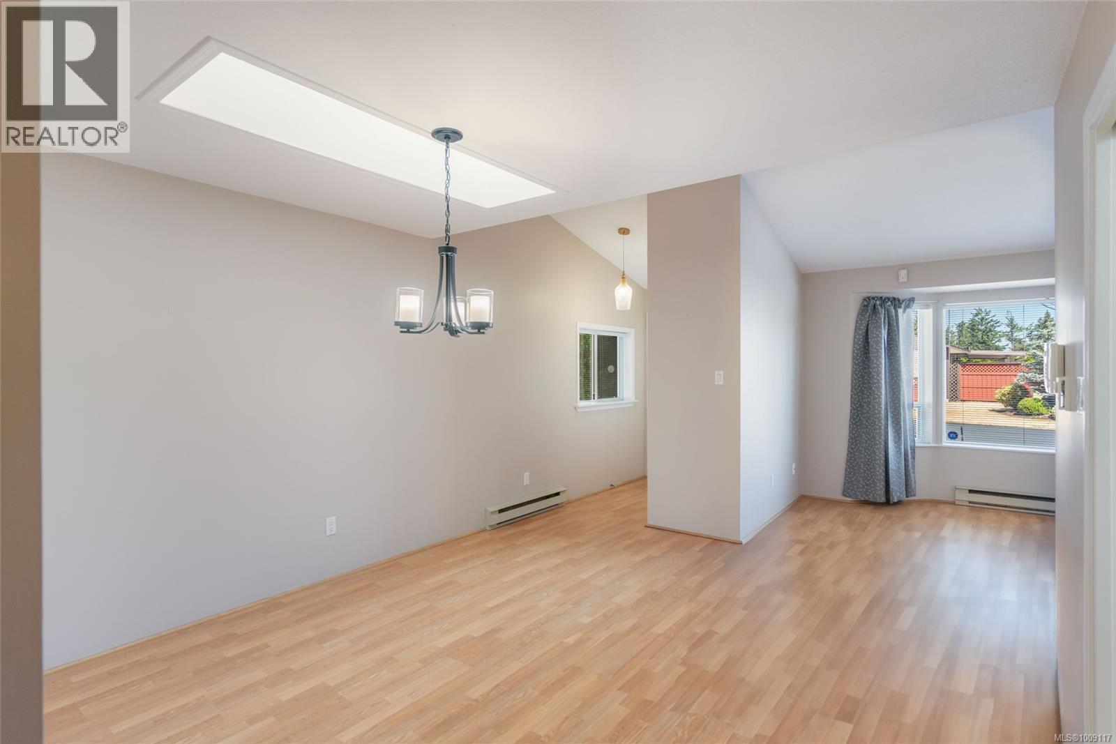Photo 8 of 42 120 Finholm St N, Parksville BC
