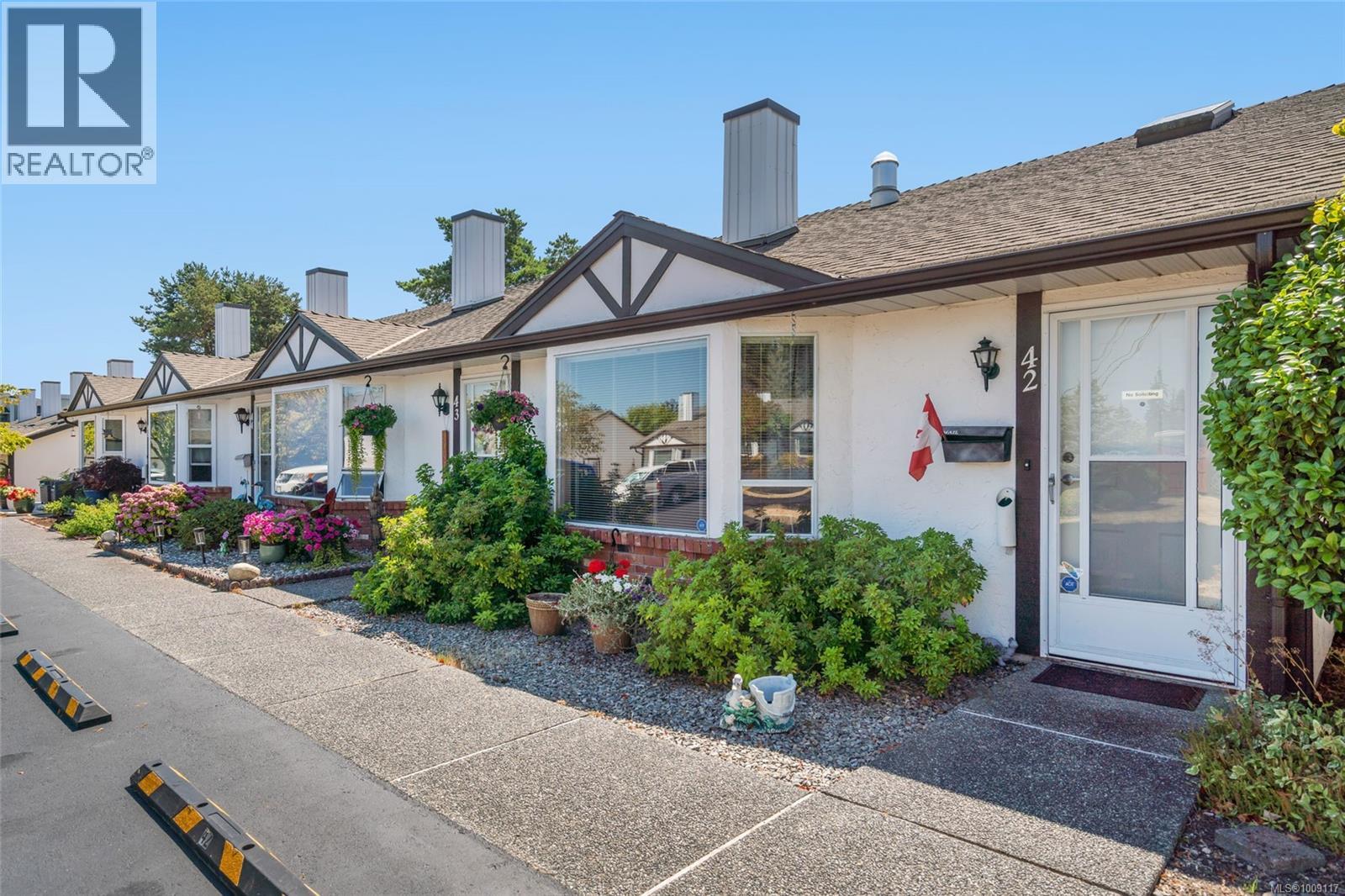 Photo 1 of 42 120 Finholm St N, Parksville BC