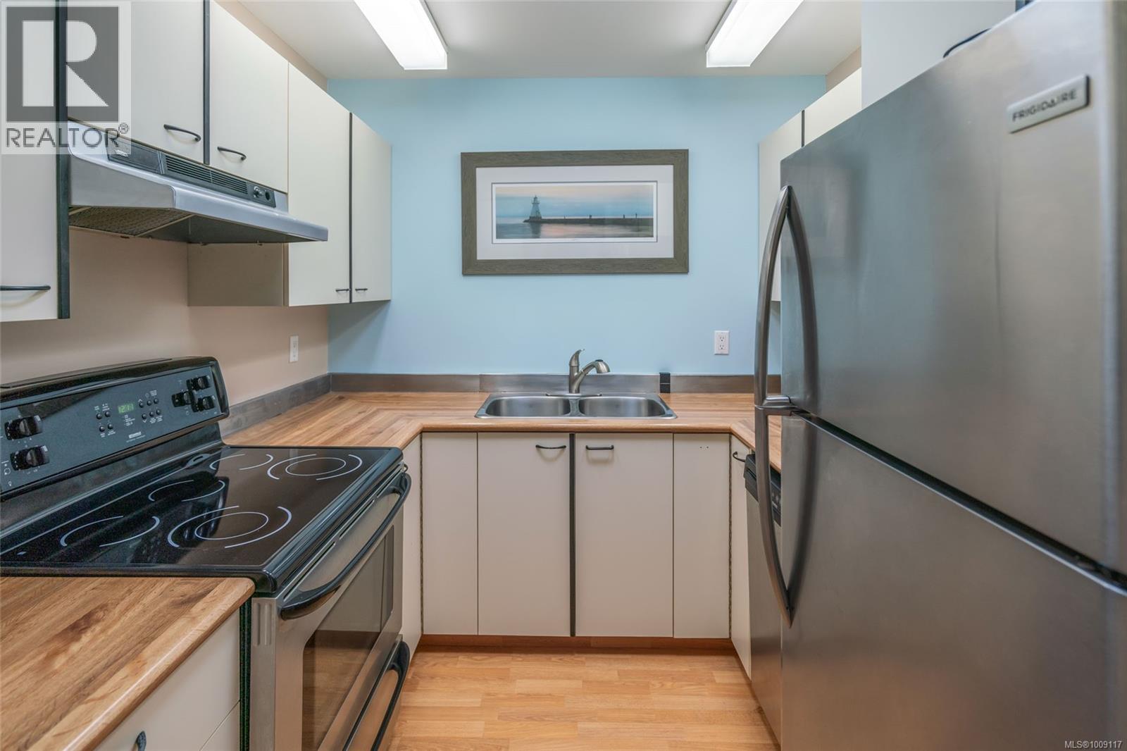 Photo 32 of 42 120 Finholm St N, Parksville BC
