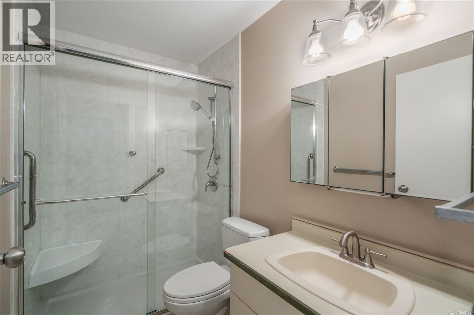 Photo 9 of 42 120 Finholm St N, Parksville BC