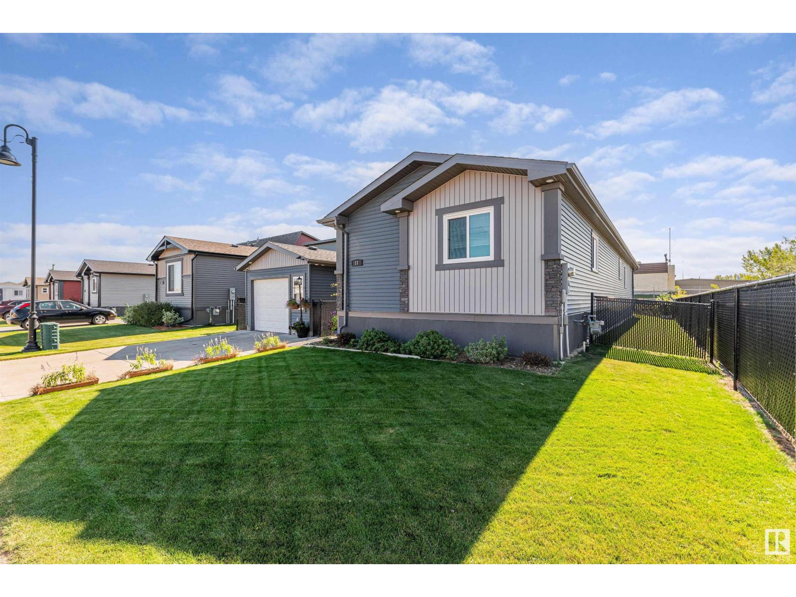 Photo 29 of 13 Laurel Dr, Morinville AB