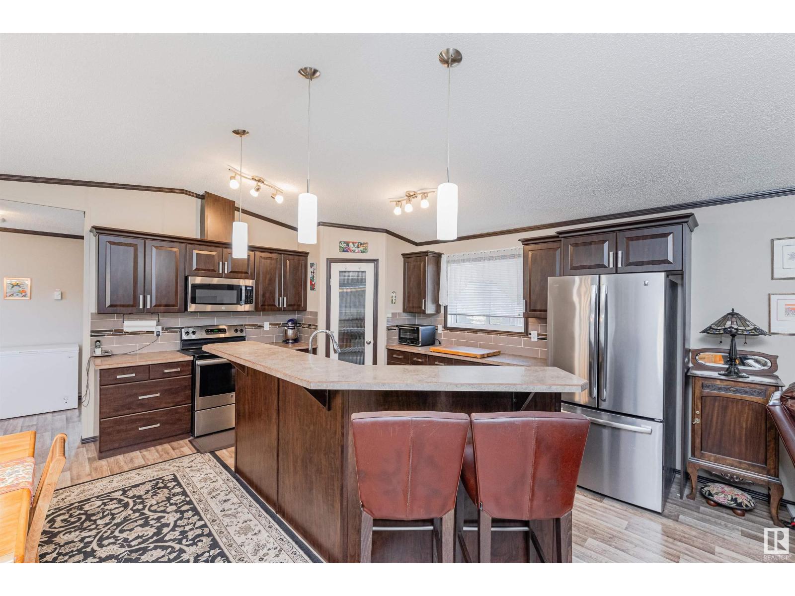 Photo 10 of 13 Laurel Dr, Morinville AB