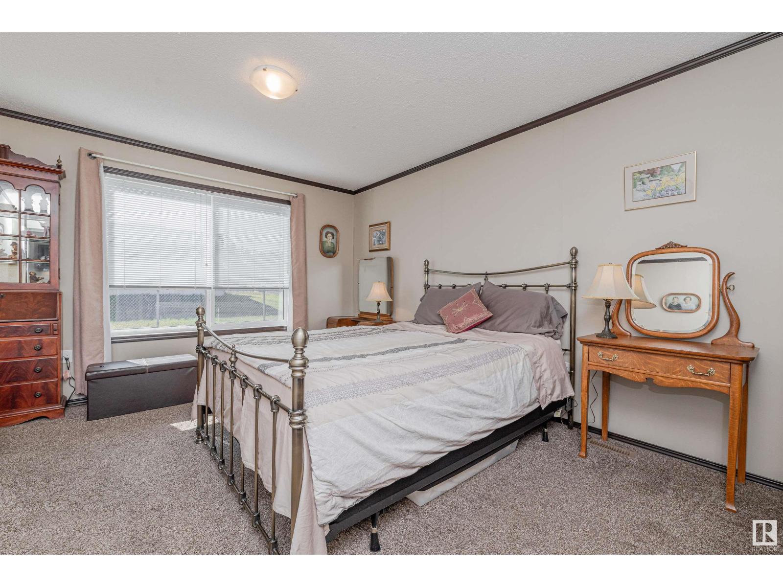 Photo 7 of 13 Laurel Dr, Morinville AB