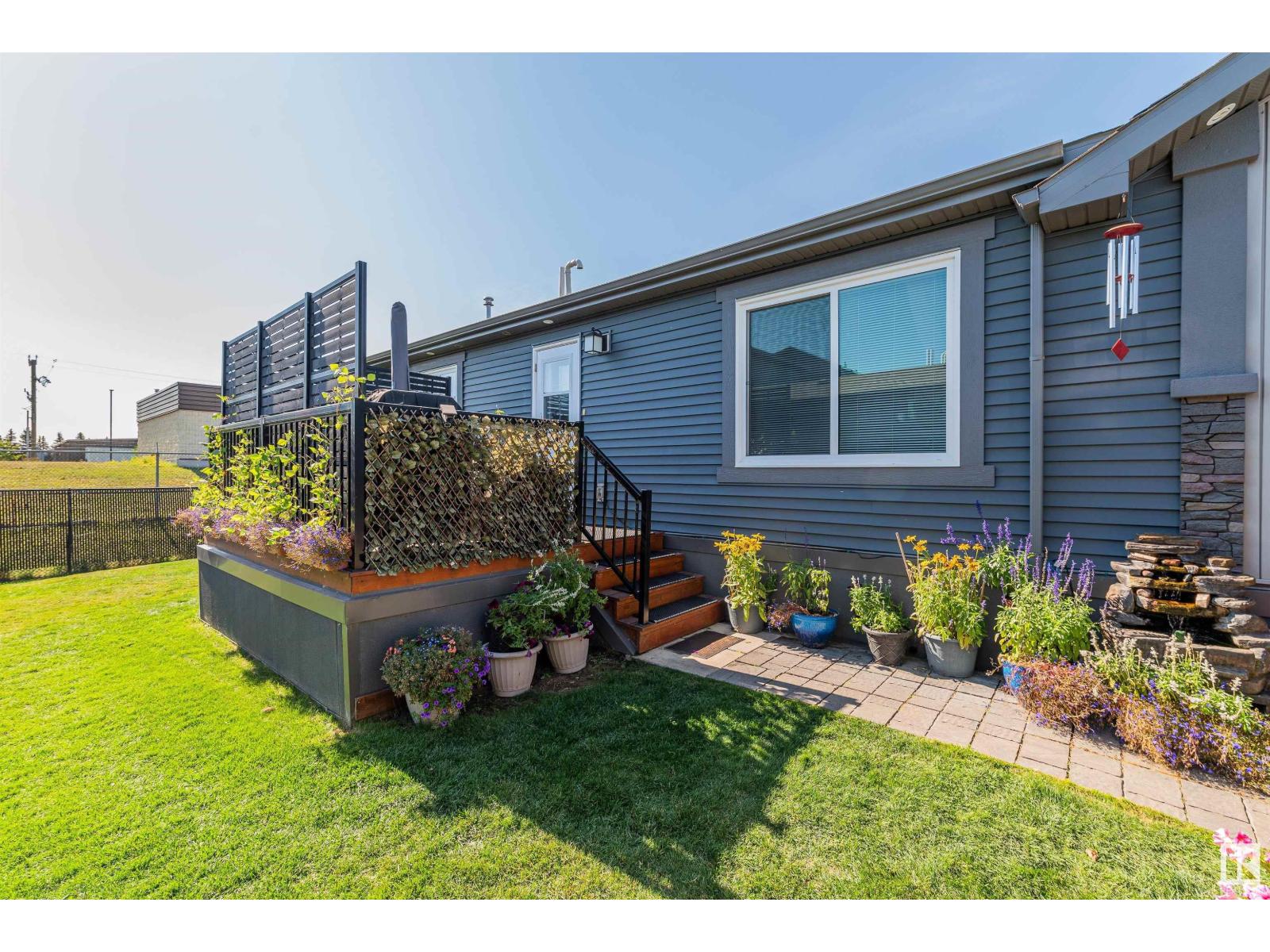 Photo 18 of 13 Laurel Dr, Morinville AB