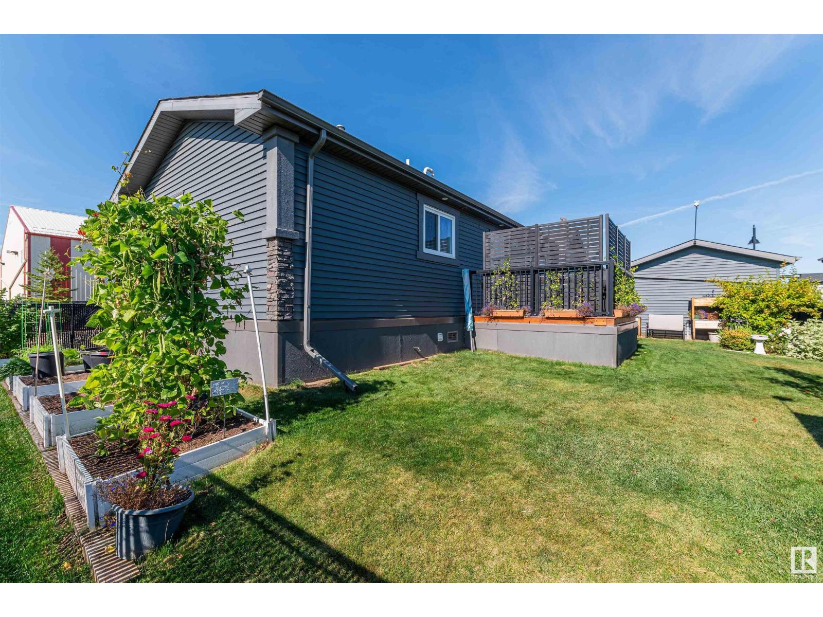 Photo 11 of 13 Laurel Dr, Morinville AB