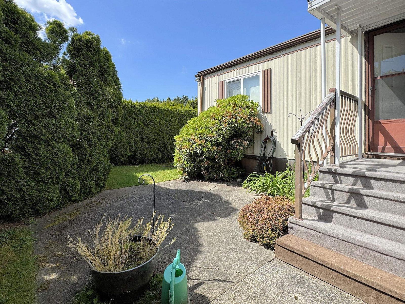 Photo 3 of 48 13507 81 Avenue, Surrey BC