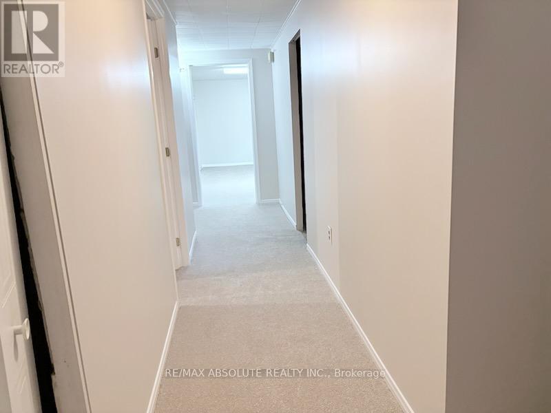 Photo 6 of 20 Harwick Crescent, Ottawa ON
