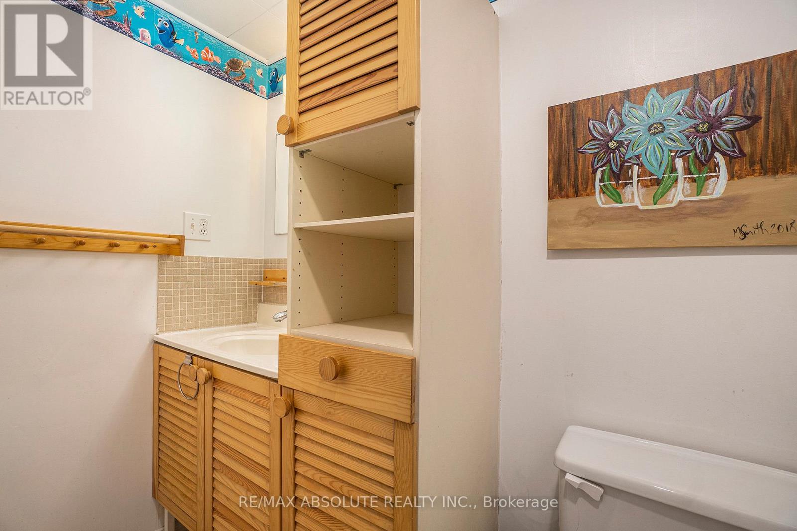 Photo 16 of 20 Harwick Crescent, Ottawa ON
