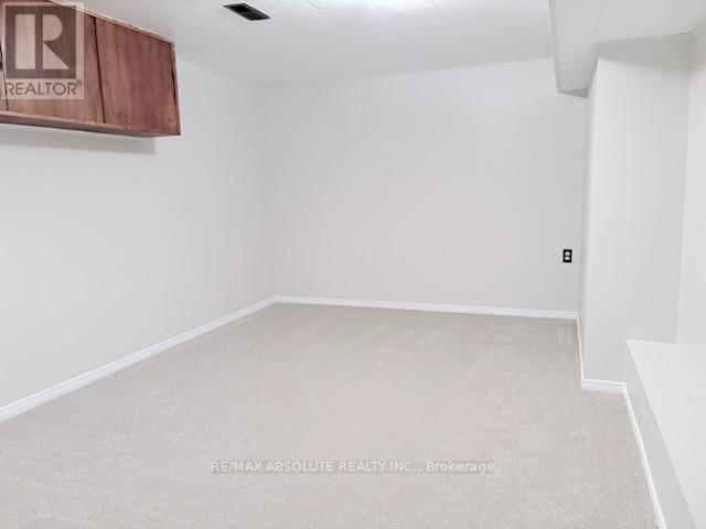 Photo 18 of 20 Harwick Crescent, Ottawa ON