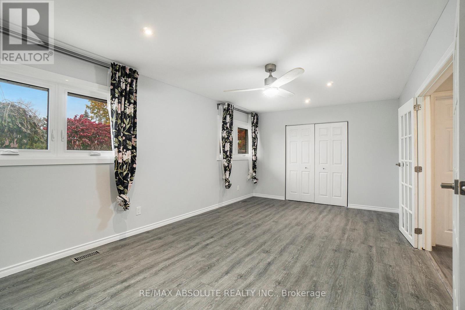 Photo 15 of 20 Harwick Crescent, Ottawa ON