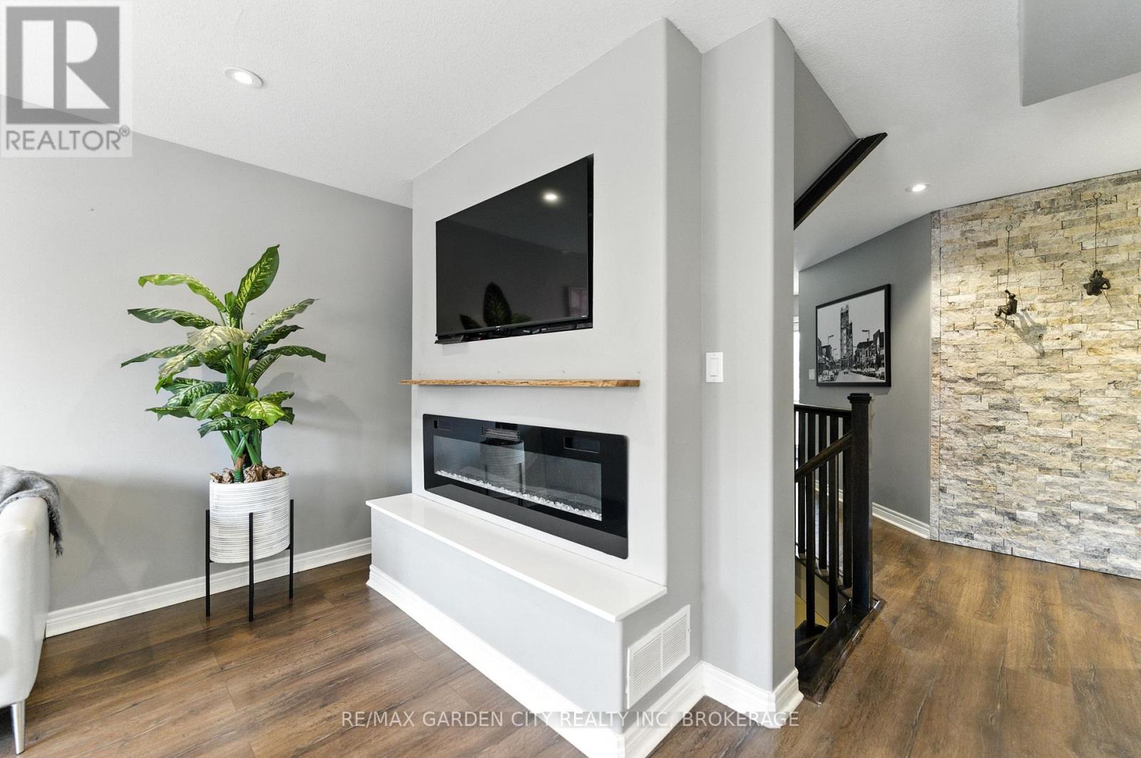 Photo 28 of 6456 Armelina Crescent, Niagara Falls ON